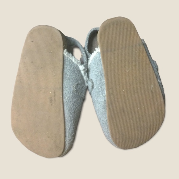 Gray clog shoes for toddlers - Picture 3 of 3